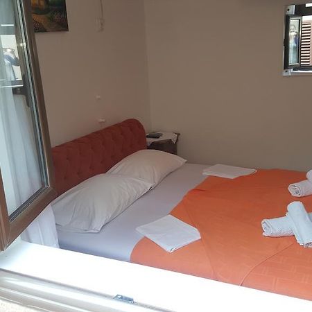 Guest House Ivo Jovanovic Sveti Stefan Buitenkant foto